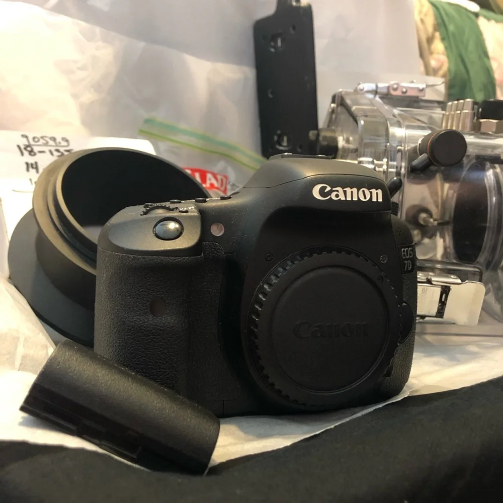 UNDERWATER CAMERA SET- Fully equipped Ikelite Underwater House & Canon 7D Camera